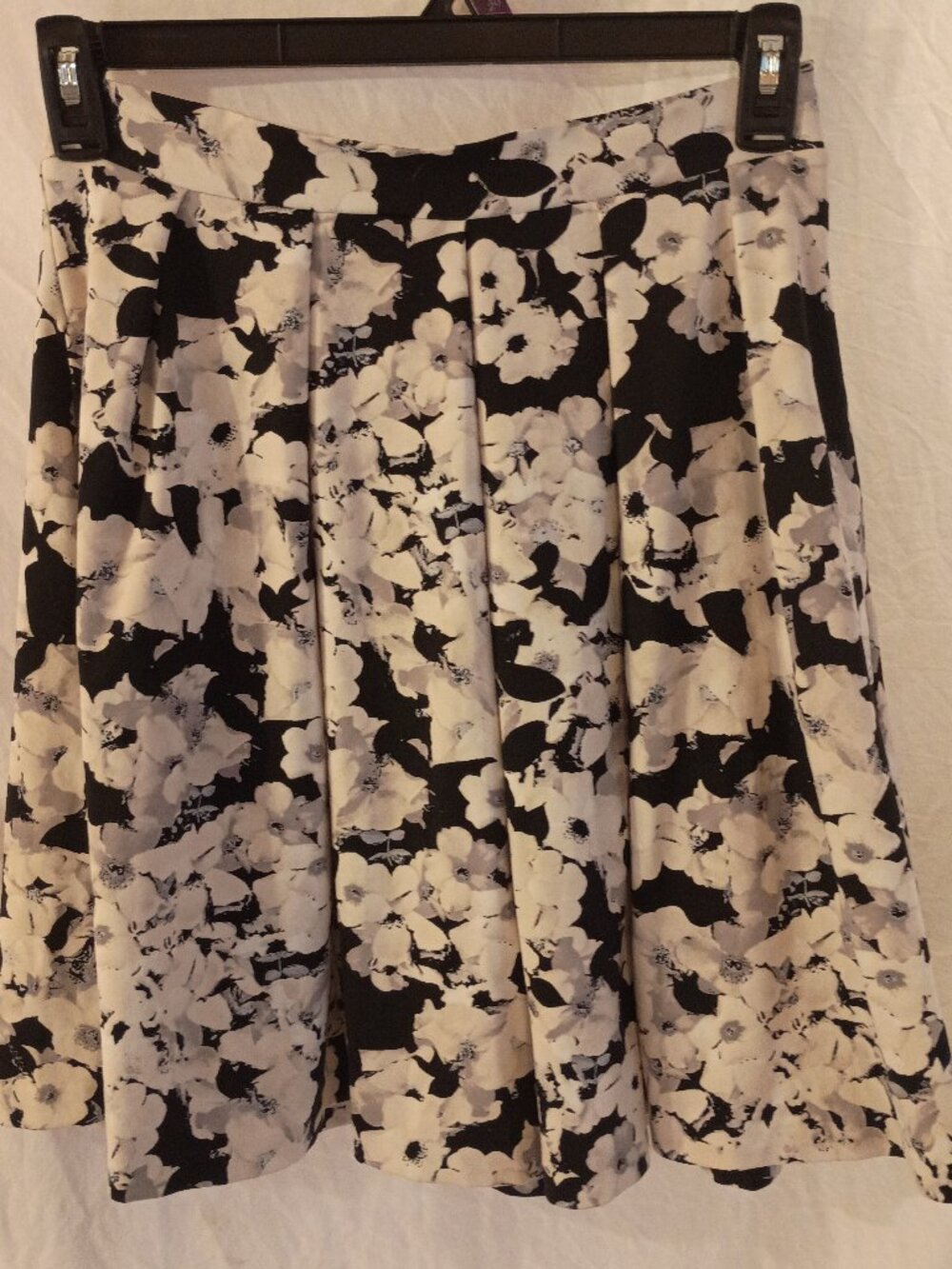 Women's Size Small Cynthia Rowley Floral A-line Skirt with Pockets